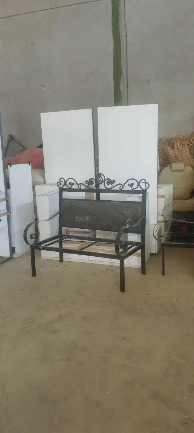 لوازم آرایشگاه|آرایشگاه و سالن‌های زیبایی|هرسین, |دیوار