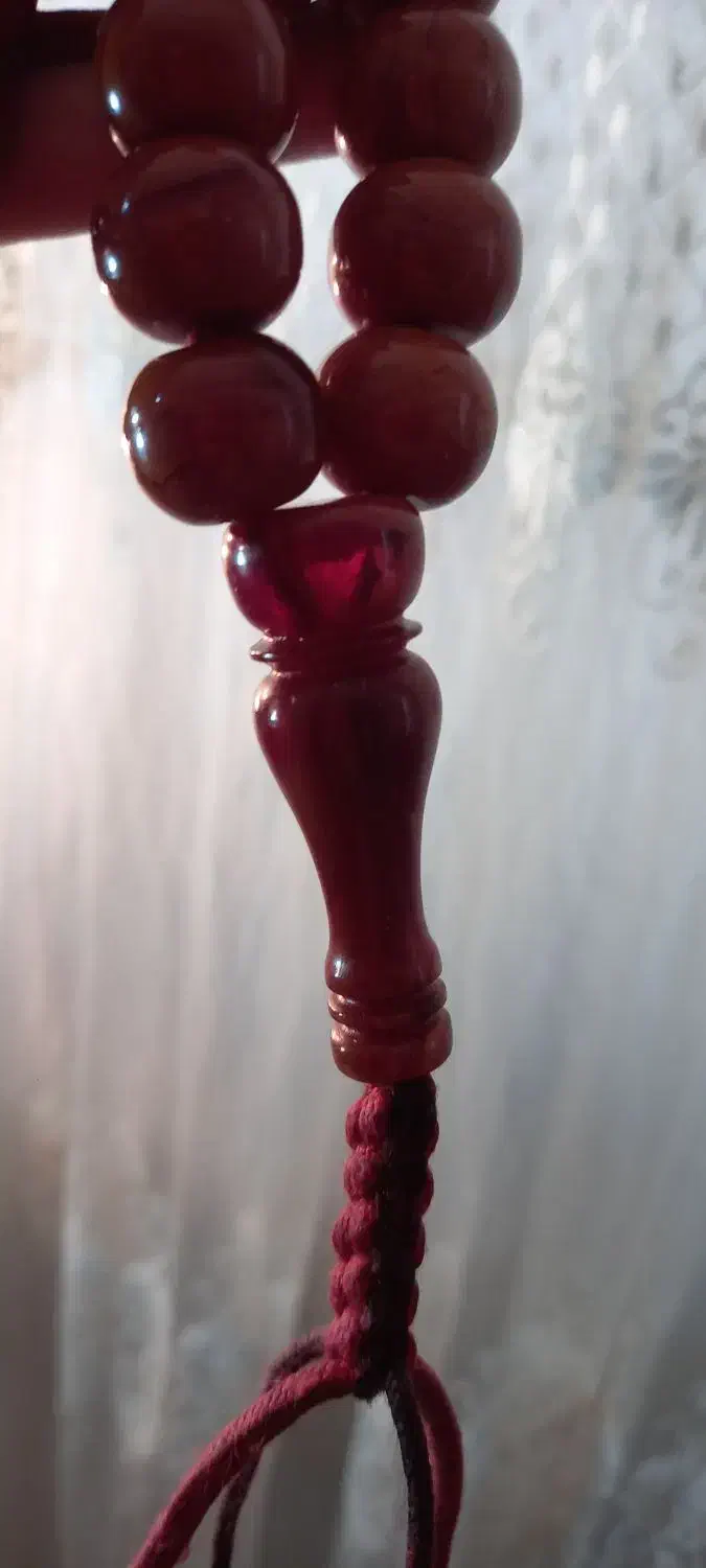 تسبیح کهربا|کلکسیون اشیاء عتیقه|اندیشه, اندیشه فاز ۲|دیوار