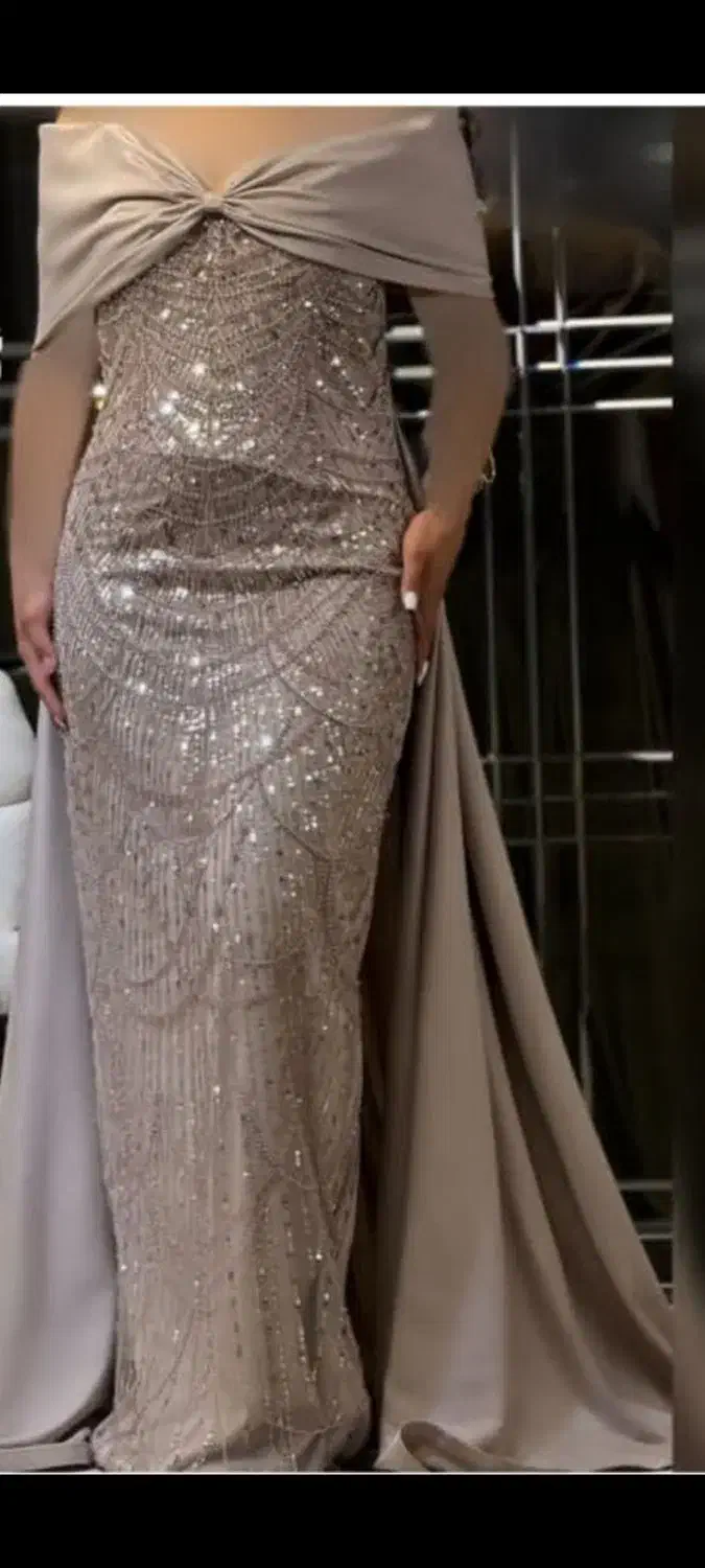 لباس مجلسی|لباس|سبزوار, قصبه اب یمین|دیوار