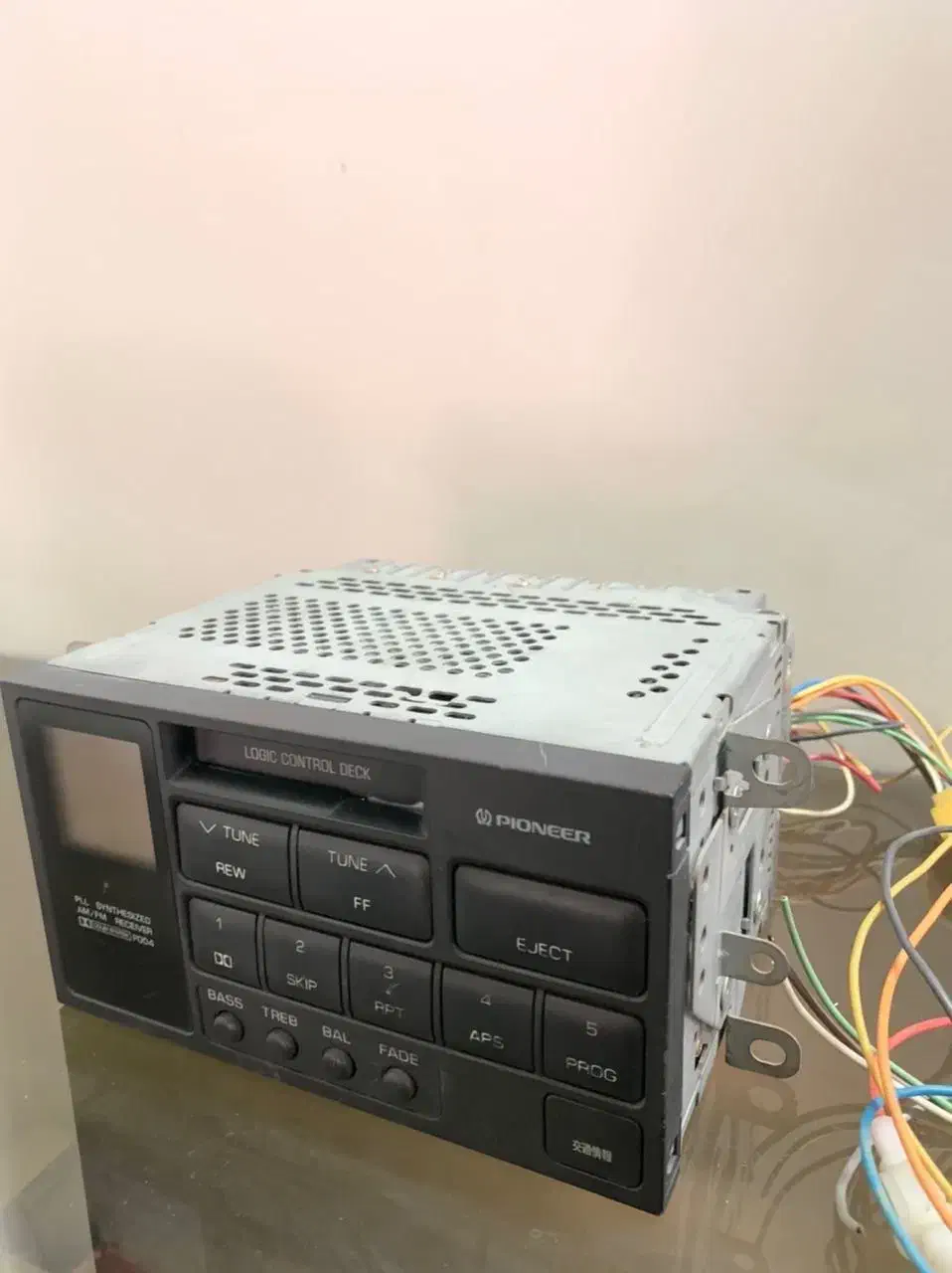 ضبط کلکسیونی پایونر|کلکسیون اشیاء عتیقه|هشتگرد, هشتگرد قدیم|دیوار