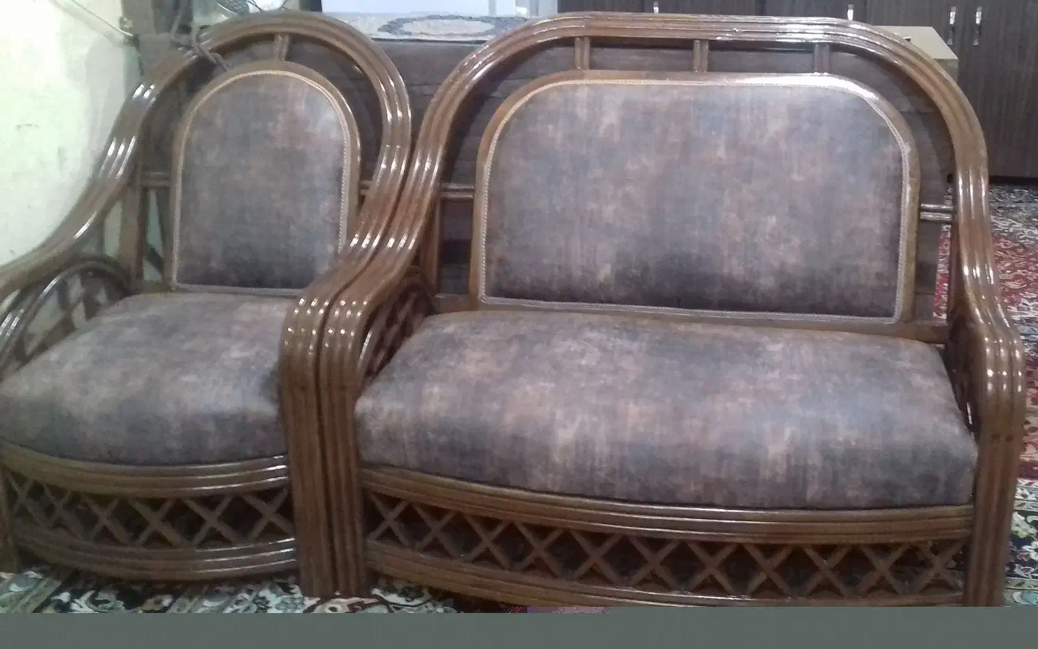 مبل ویک جفت قالی|فرش|تربت جام, شاد|دیوار