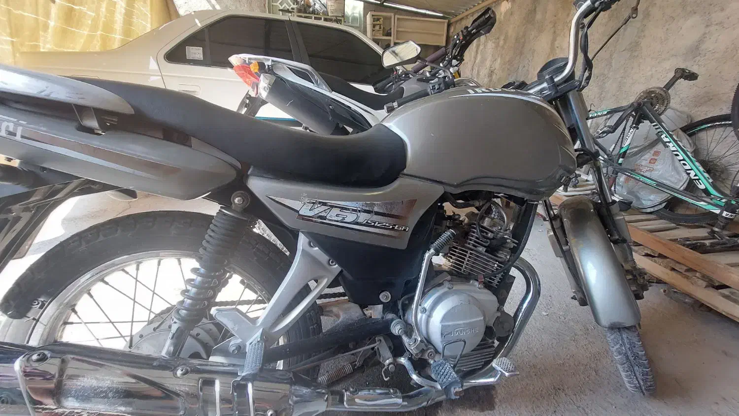 فروش یکدستگاه موتورسیکلت ایردوکو V6۱۲۵مدل ۹۰|موتورسیکلت|رویدر, |دیوار