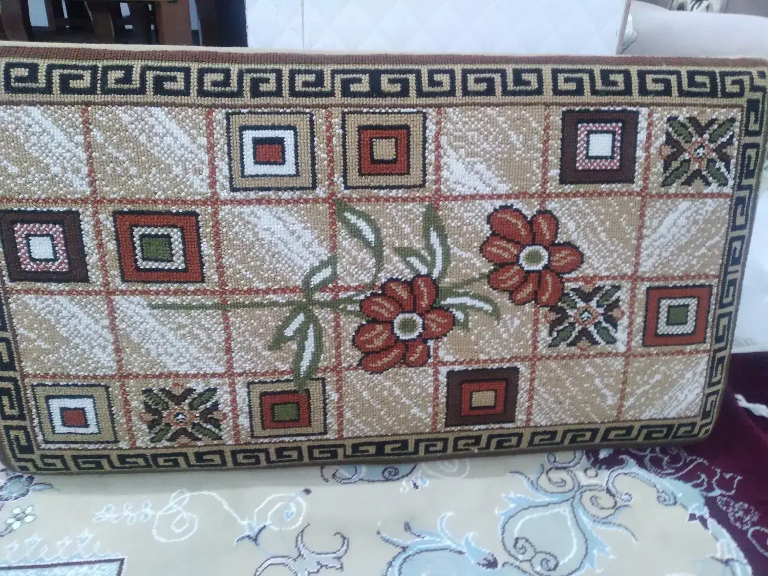 فروش فرش وپشتی سالم|فرش|تاکستان, |دیوار