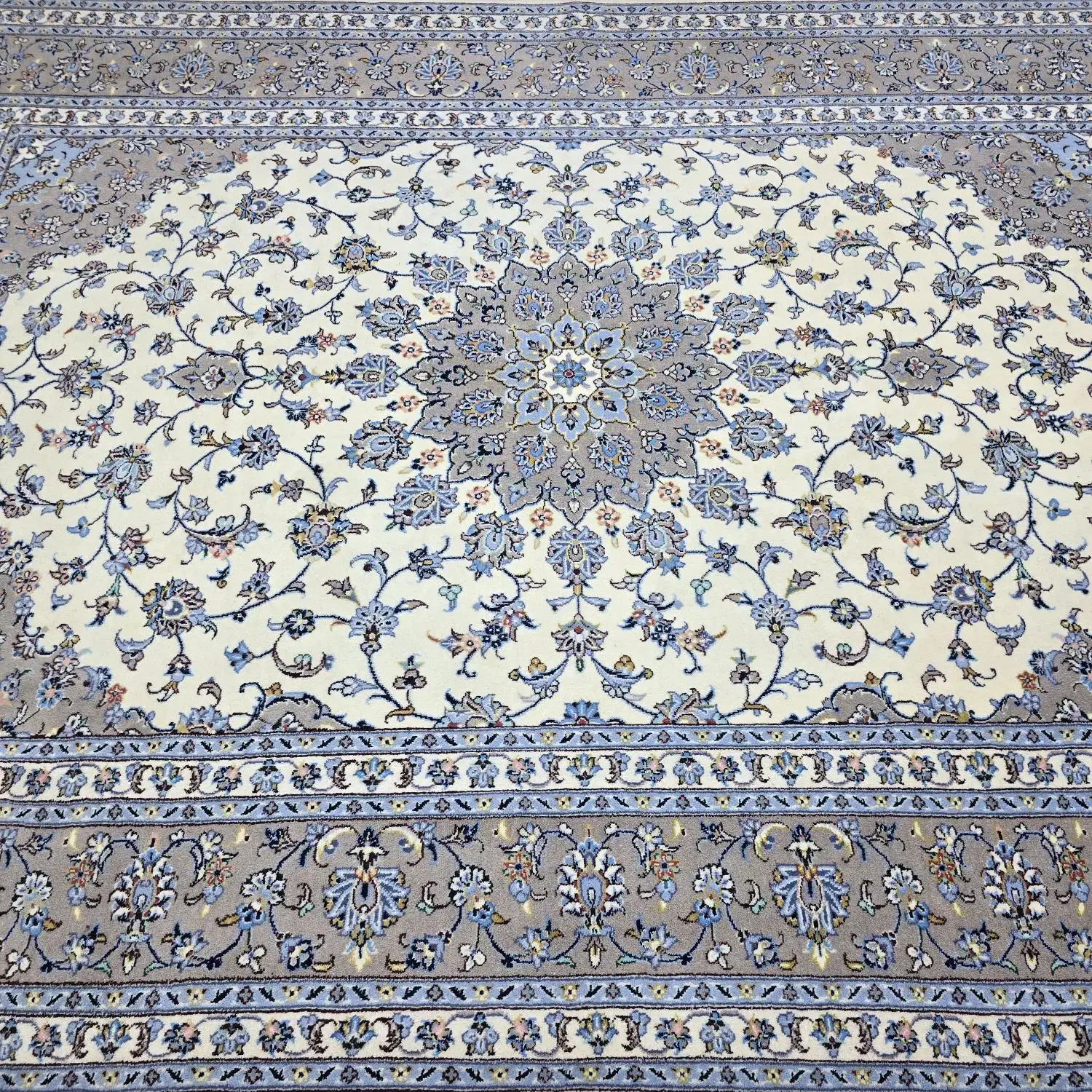 فرش ۹ متری کاشان نو طرح معرفتی/سه‌عدد موجوده|فرش|تهران, شیراز|دیوار