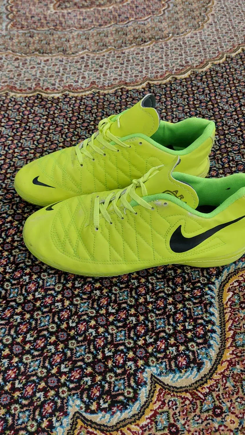 کفش فوتسال|کیف، کفش، کمربند|مراغه, |دیوار