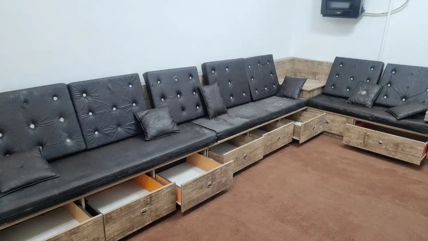 مبل ۱۱نفره|مبلمان خانگی و میز عسلی|شفت, |دیوار