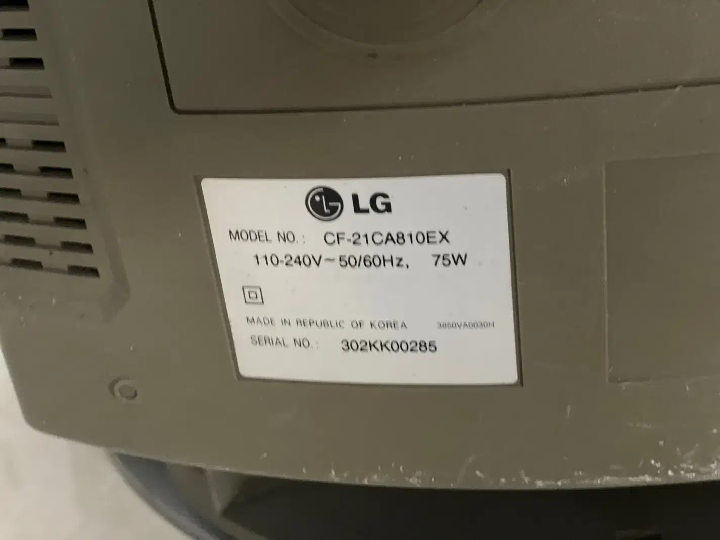 تلویزیون رنگی ۲۱ اینچ ال جی|تلویزیون و پروژکتور|رشت, معلم|دیوار