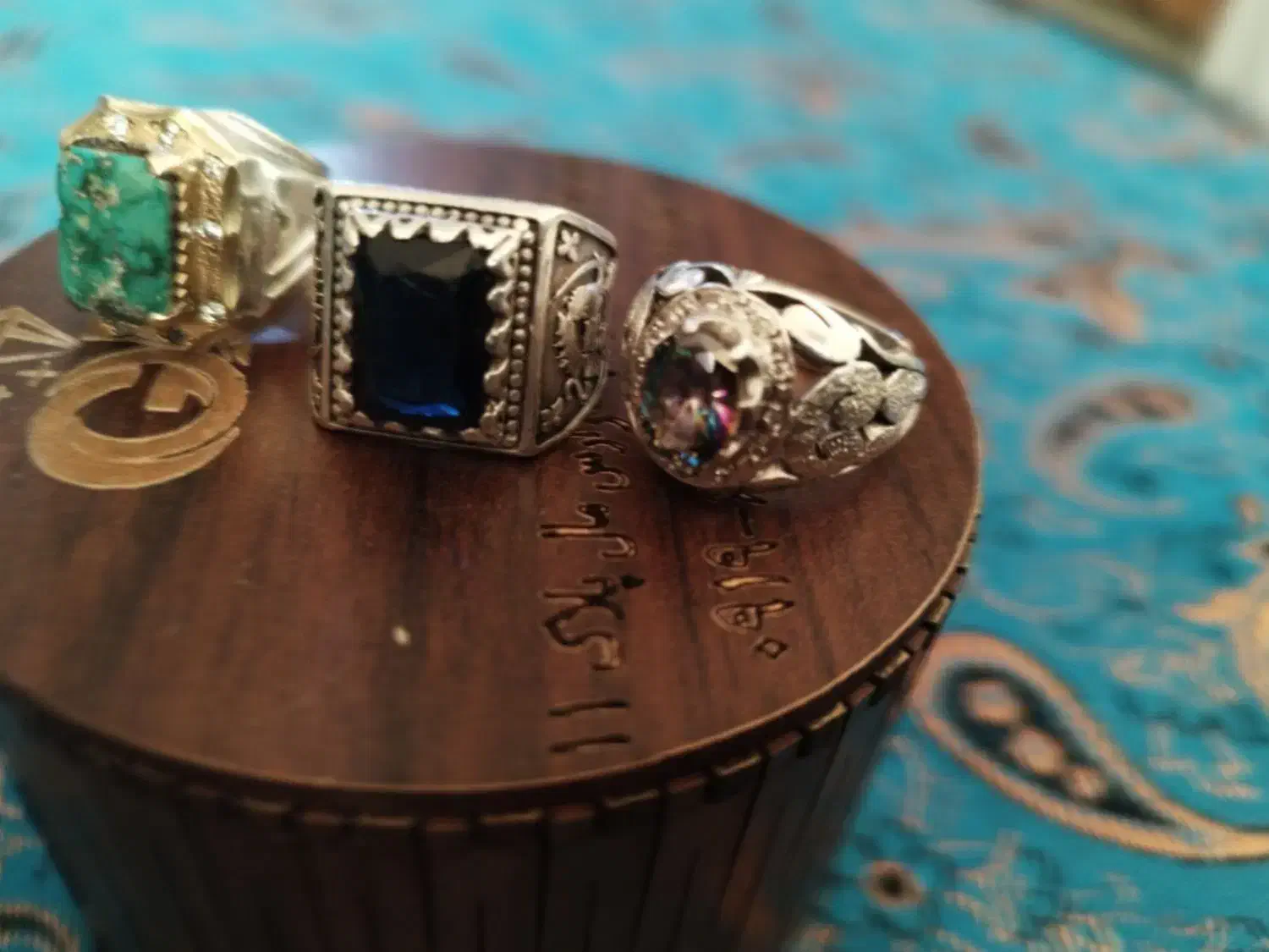 انگشتر اولی ازسمت راست برای فروش است|جواهرات|کوهسار (البرز), |دیوار