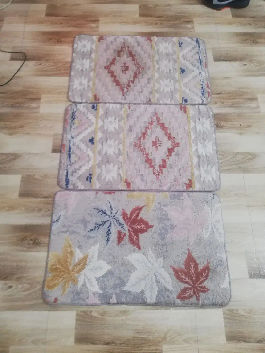 فرش و پادری|فرش|بندر انزلی, لیچارگی حسن رود|دیوار