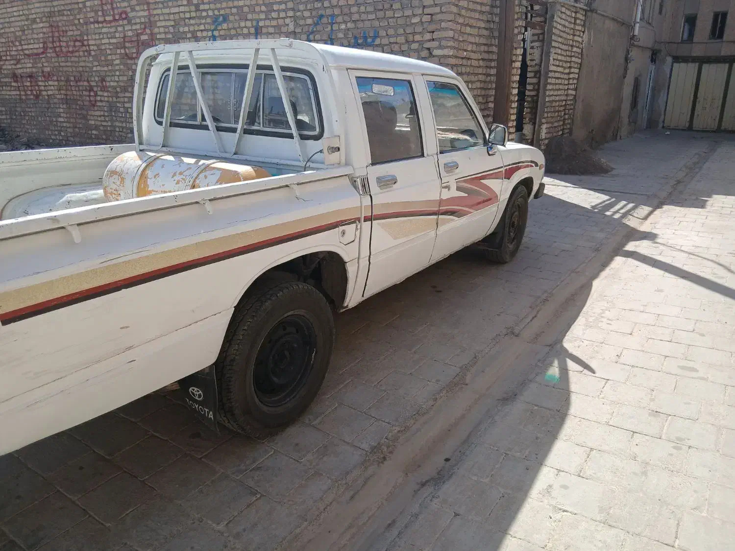 تویوتا دوکابین هایلوکس ۸۳|خودرو سواری و وانت|کاشمر, |دیوار