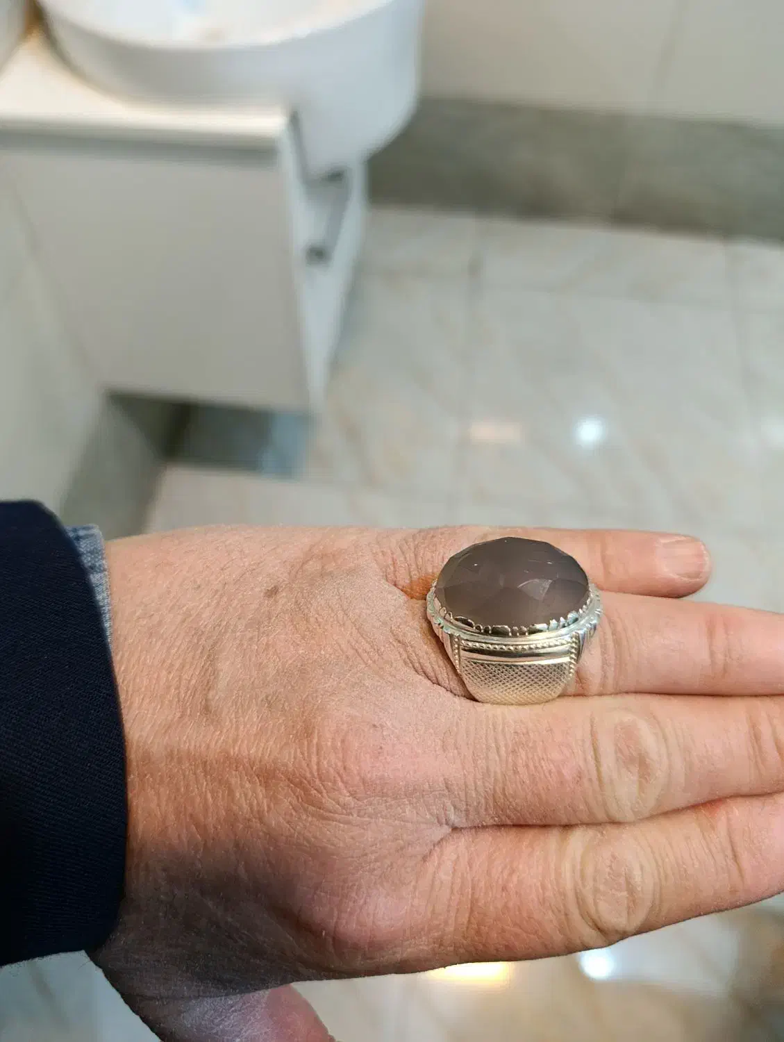 انگشتر خاص|جواهرات|شیراز, شاهچراغ|دیوار