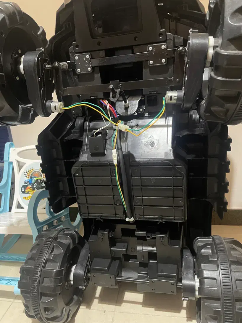 ماشین شارژی ۲ نفره|اسباب‌بازی بچه|ساری, |دیوار