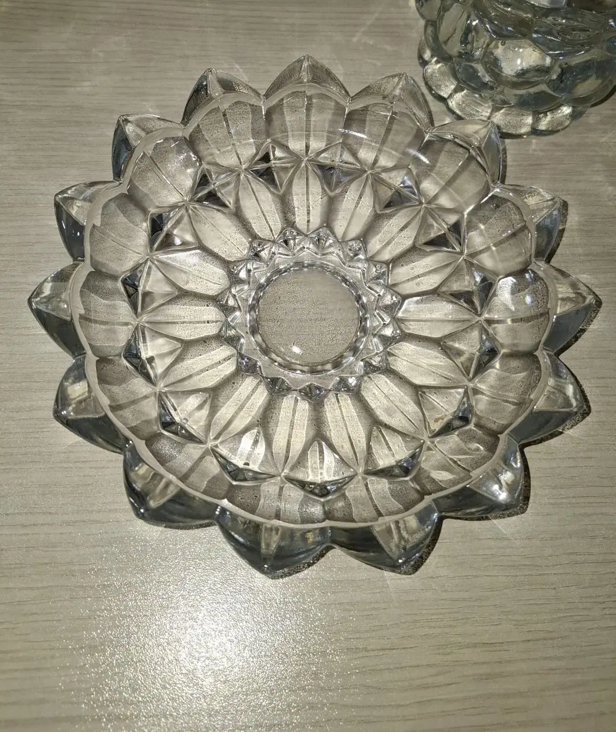 سرویس کریستال ۱۲ نفره و دو قندان و ۳ تا کاسه آش|ظروف سرو و پذیرایی|قرچک, مهدیه|دیوار