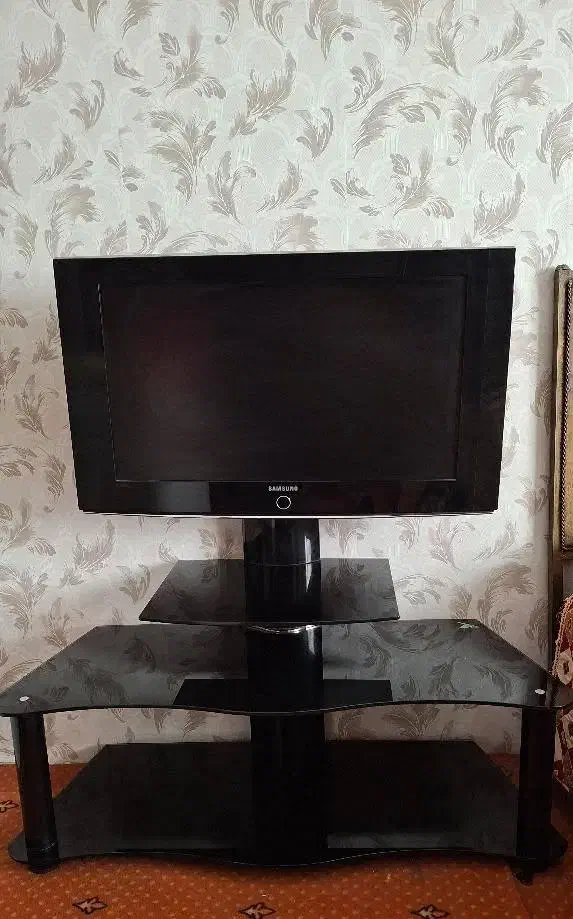 تلویزیون / میز|تلویزیون و پروژکتور|مشهد, مصلی (کارمندان اول)|دیوار