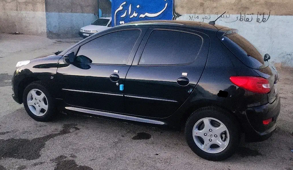 207 پانوراما مدل1402 بی رنگ در حد|خودرو سواری و وانت|سنندج, |دیوار