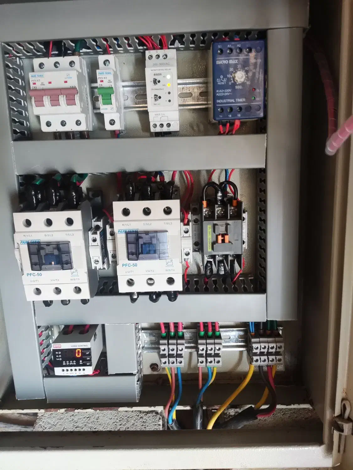 برق صنعتی  هوشمند سازی  برقکار ساختمان  نور پردازی|خدمات پیشه و مهارت|الیگودرز, |دیوار