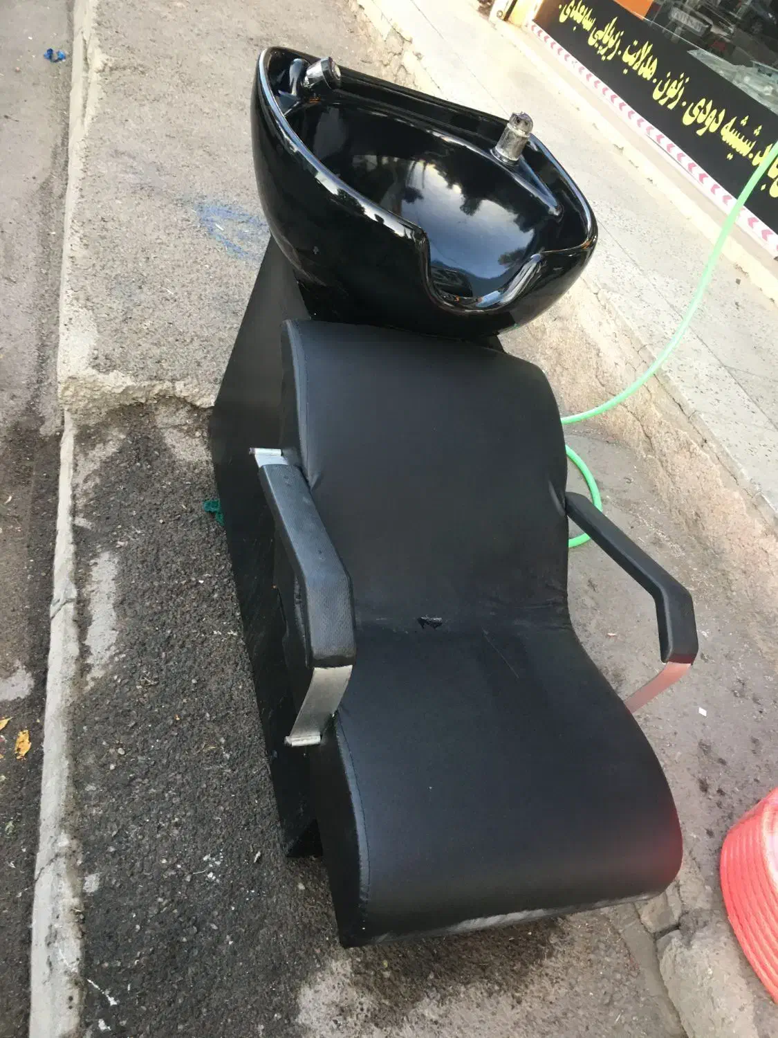 سر شور همراه صندلی و شیر سر شور|آرایشگاه و سالنهای زیبایی|ابهر, |دیوار