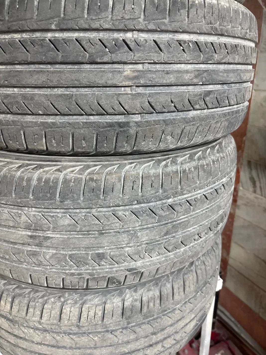 لاستیک پژو سایز۱۴|قطعات یدکی و لوازم جانبی|اراک, |دیوار