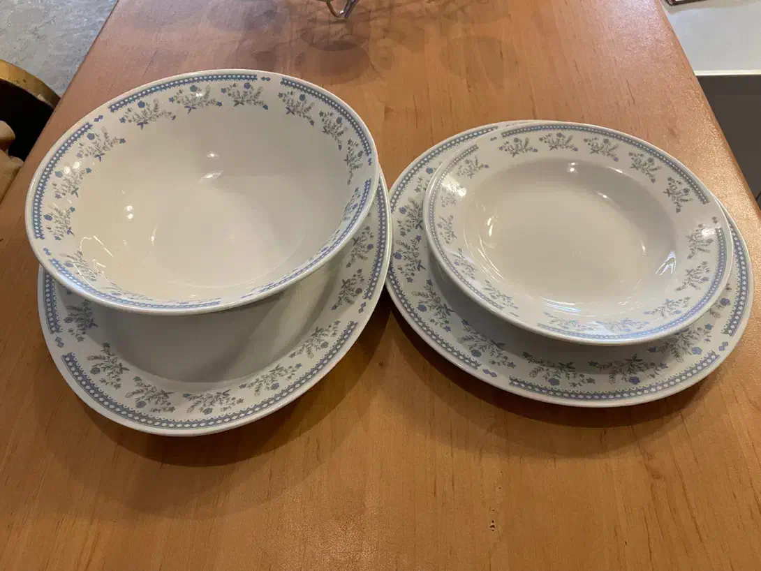 سرویس چینی ۲۶ پارچه|ظروف سرو و پذیرایی|گرگان, |دیوار