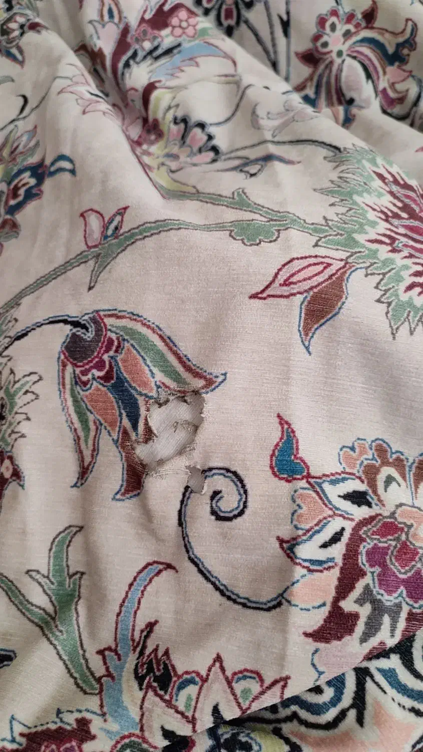 روفرشی کشدار|روفرشی|ری, شهادت|دیوار