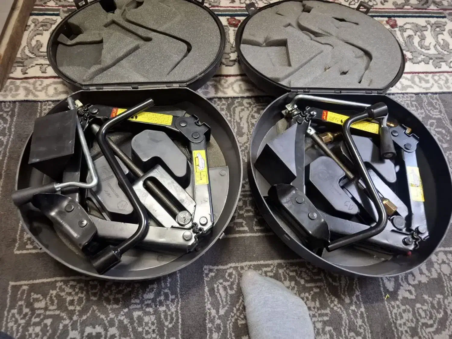 جک ماشین ایران خودرو نو و استفاده نشده|قطعات یدکی و لوازم جانبی|مشهد, شهید بهشتی|دیوار