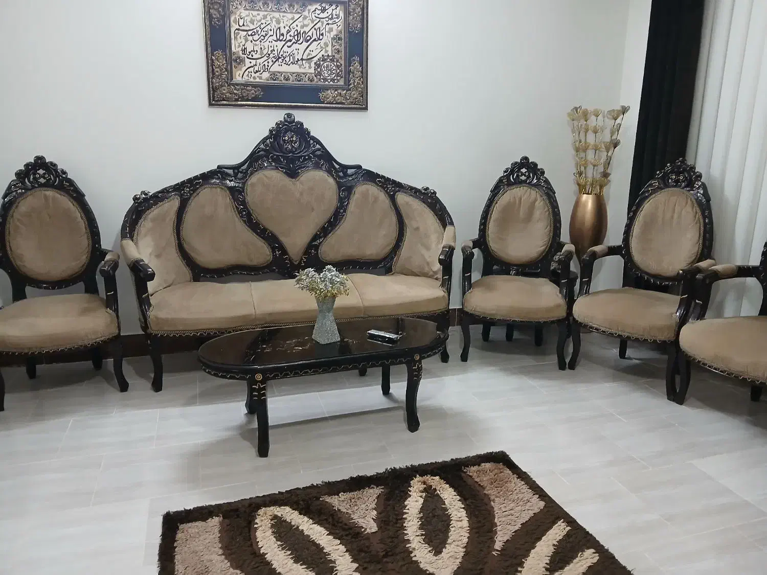 مبل ۹ نفره سالم و تمیز|مبلمان خانگی و میز عسلی|قم, امامزاده ابراهیم|دیوار