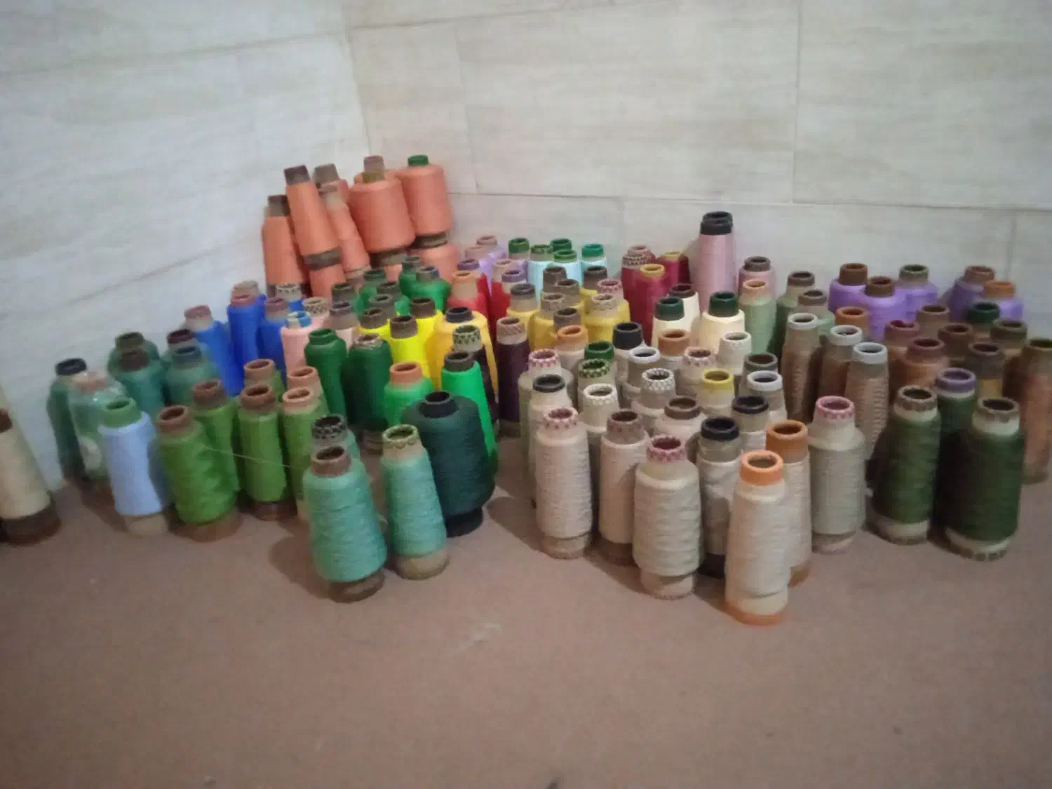 دوک سردوز|لوازم خیاطی و بافتنی|رشت, حمیدیان|دیوار