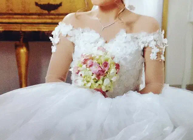 لباس عروس|لباس|رشت, گلسار|دیوار