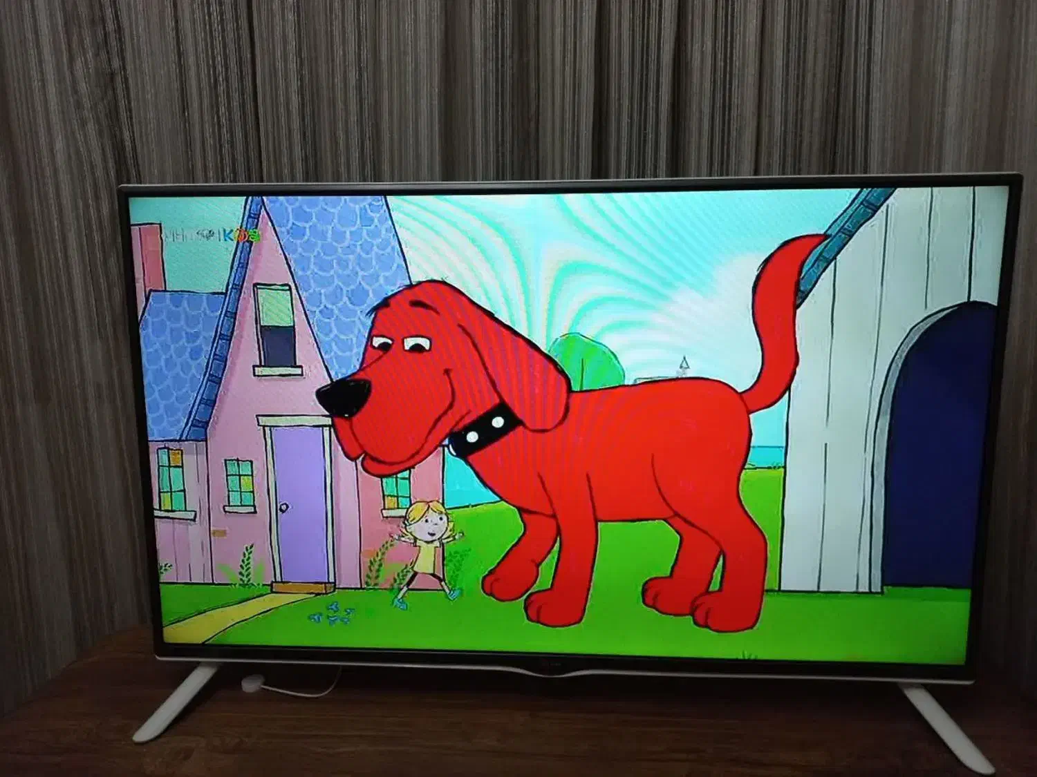 ال ای دی ۴۲اینچ درحد نو|تلویزیون و پروژکتور|شهریار, کهنز|دیوار