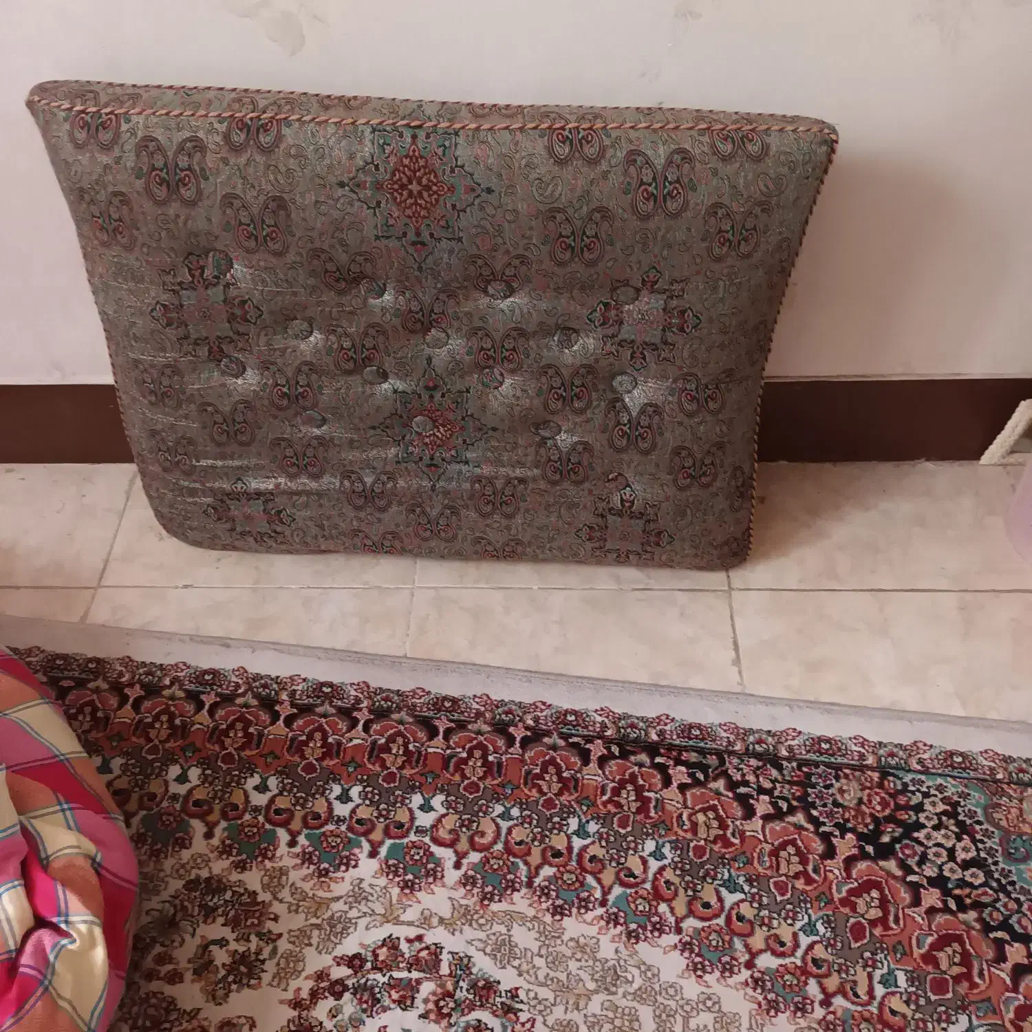 پشتی|پشتی|خرمآباد, |دیوار