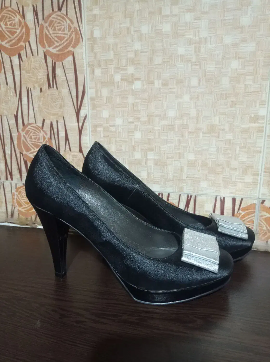 کفش زنانه|کیف، کفش، کمربند|سبزوار, کاشفی شمالی (دادگستری)|دیوار