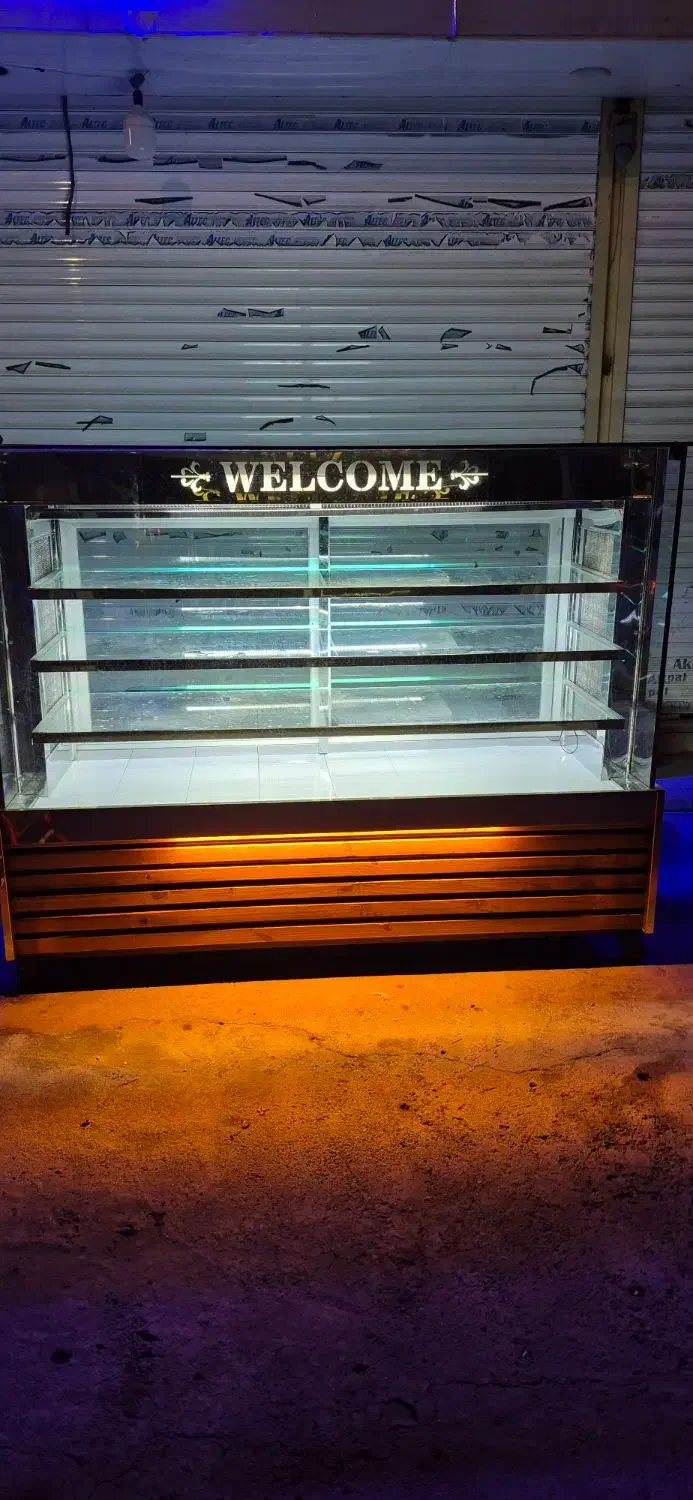 یخچال قنادی مکعبی وست شیرینی تروخشک|فروشگاه و مغازه|کرج, اصفهانیها|دیوار