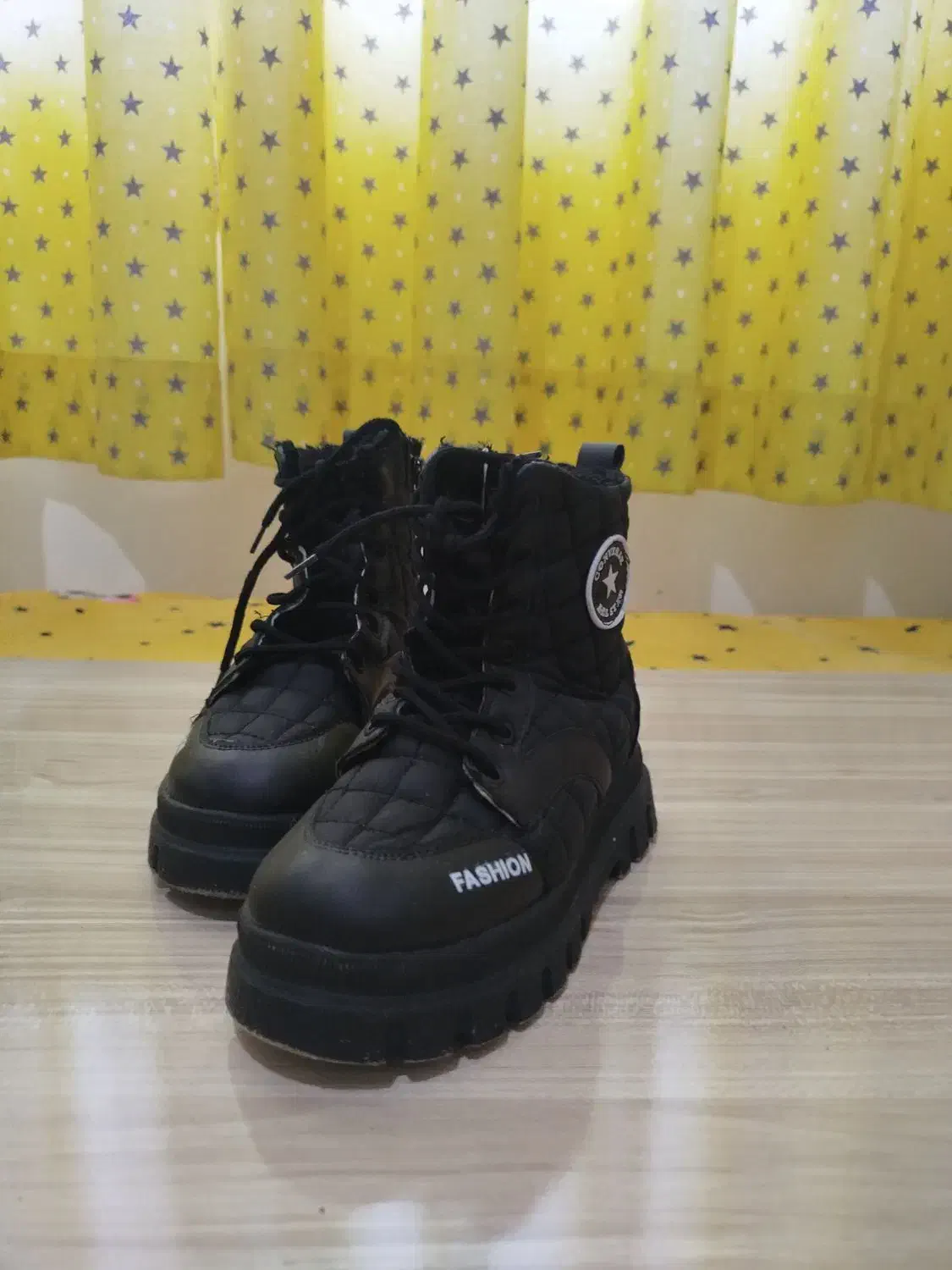 پوتین|کیف، کفش، کمربند|لاهیجان, بازکیاگوراب|دیوار