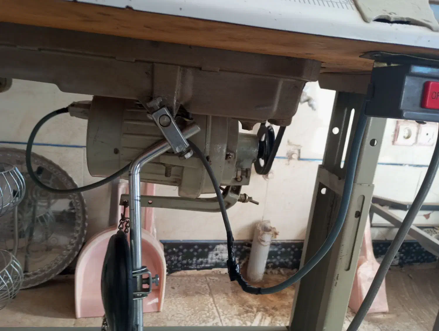 چرخخیاطی|چرخ خیاطی و ریسندگی|قیدار, |دیوار