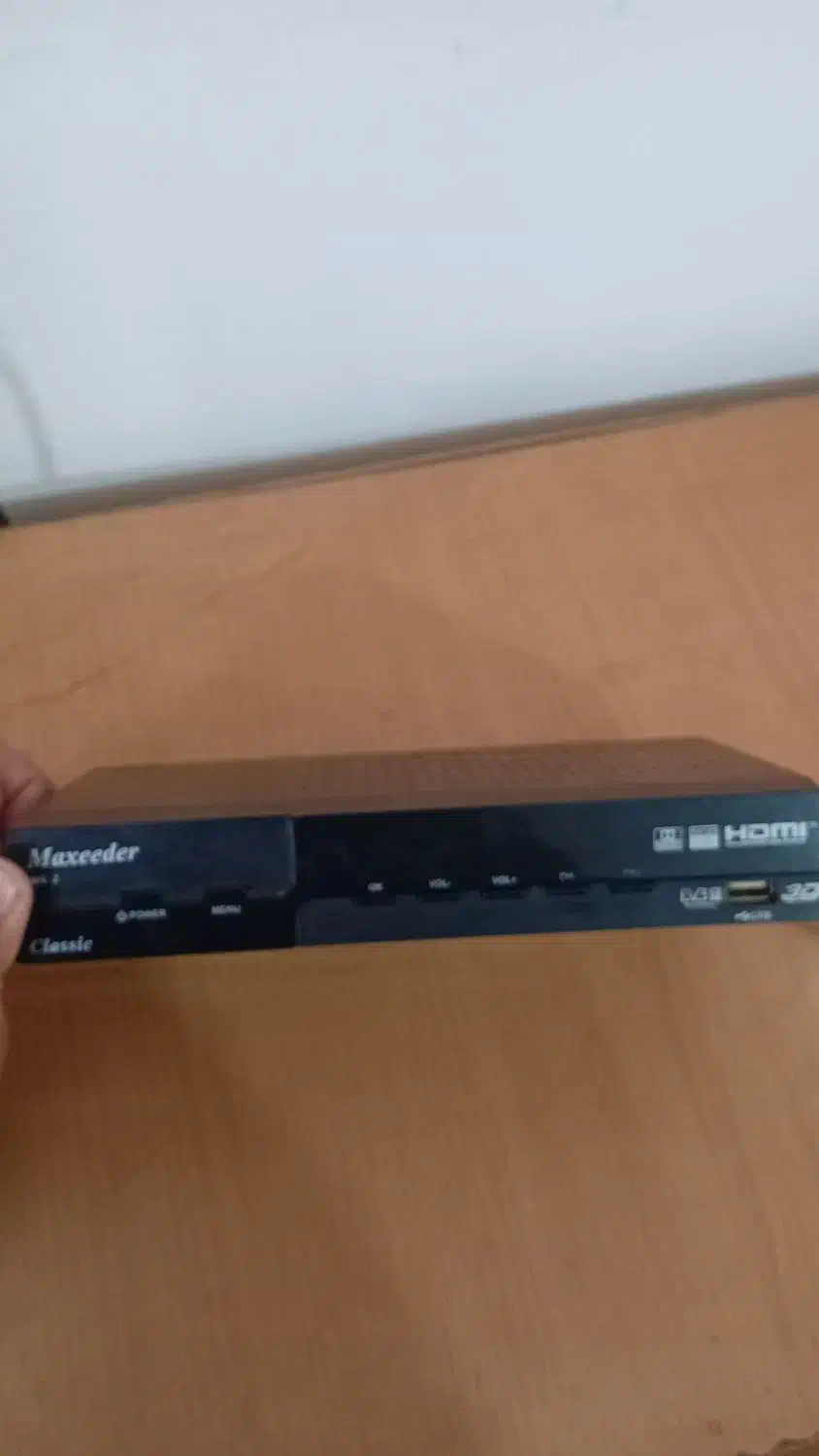 گیرنده دیجیتال|تلویزیون و پروژکتور|صحنه, |دیوار