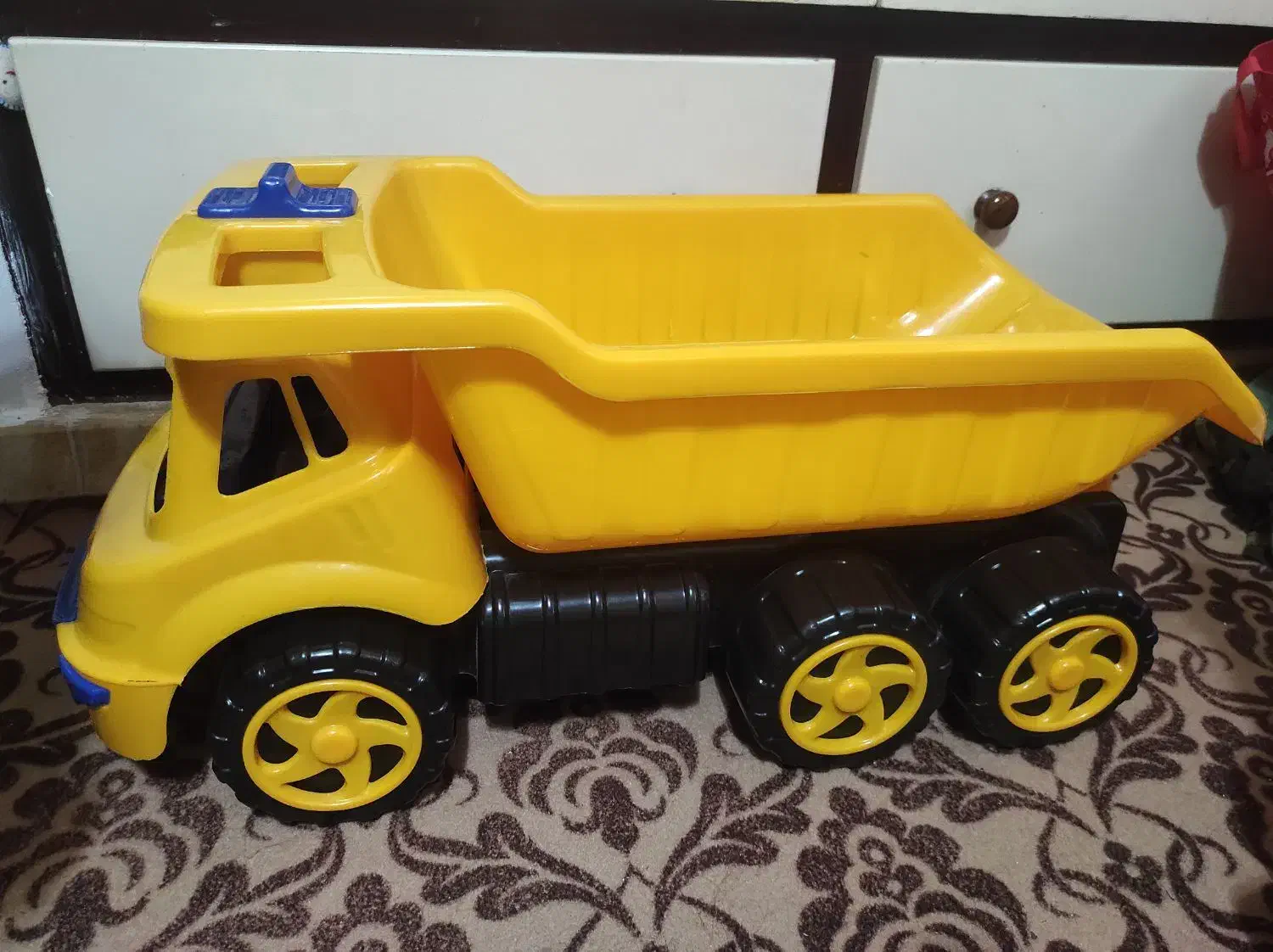 ماشین کامیون|اسباب‌بازی بچه|رشت, رشتیان|دیوار