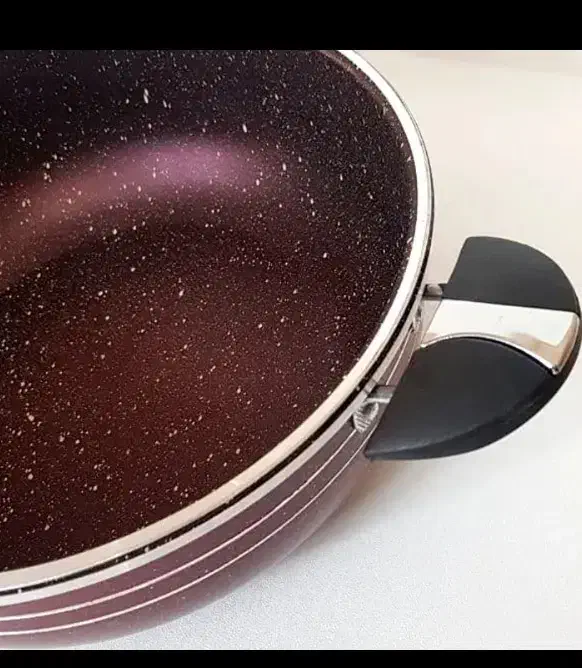 قابلمه|ظروف پخت‌وپز|قم, طلاب غیر ایرانی|دیوار