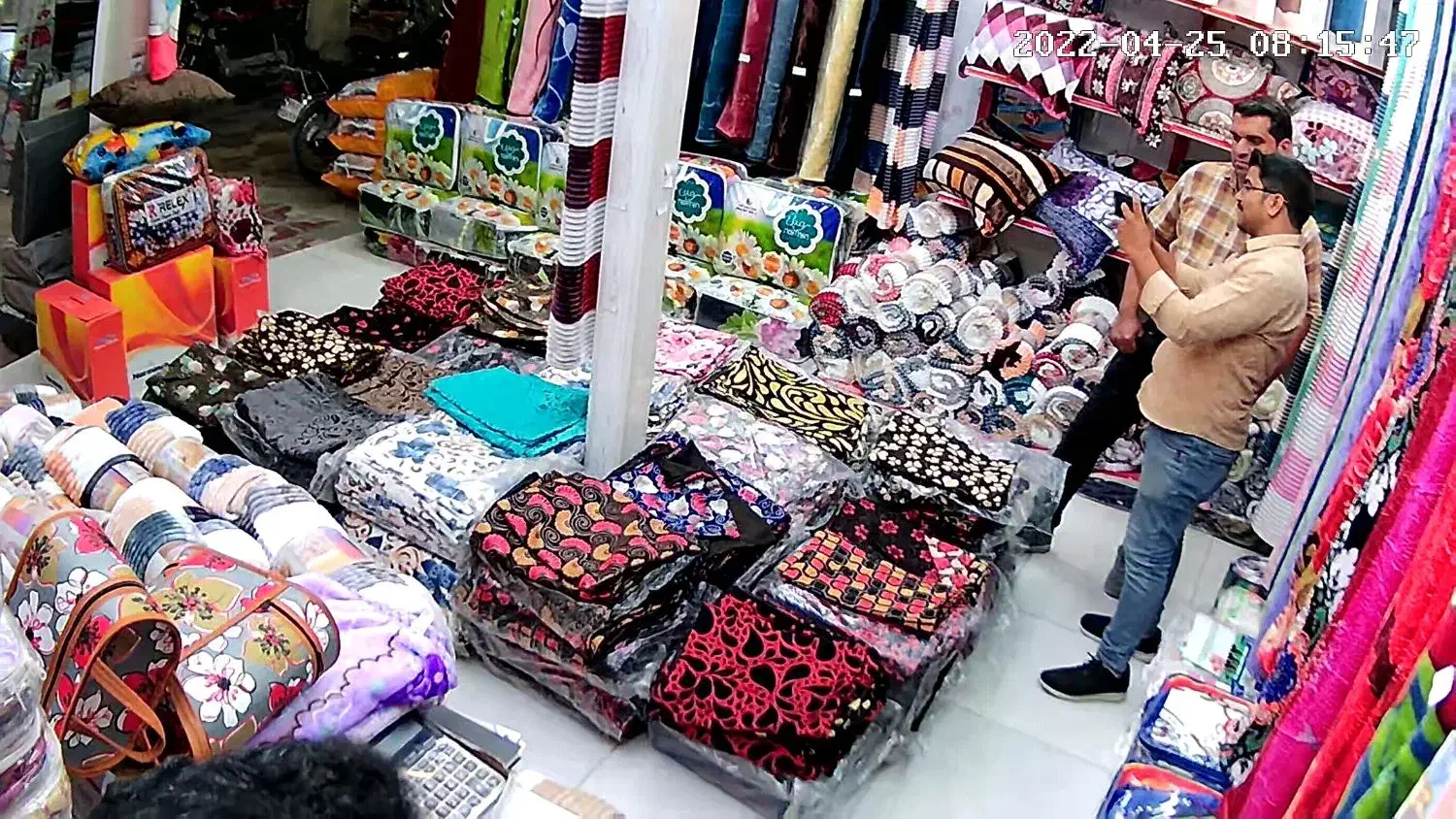 دوربین مداربسته وایفای داربیسیم بدون نیاز به دستگا|دوربین مداربسته|کازرون, |دیوار