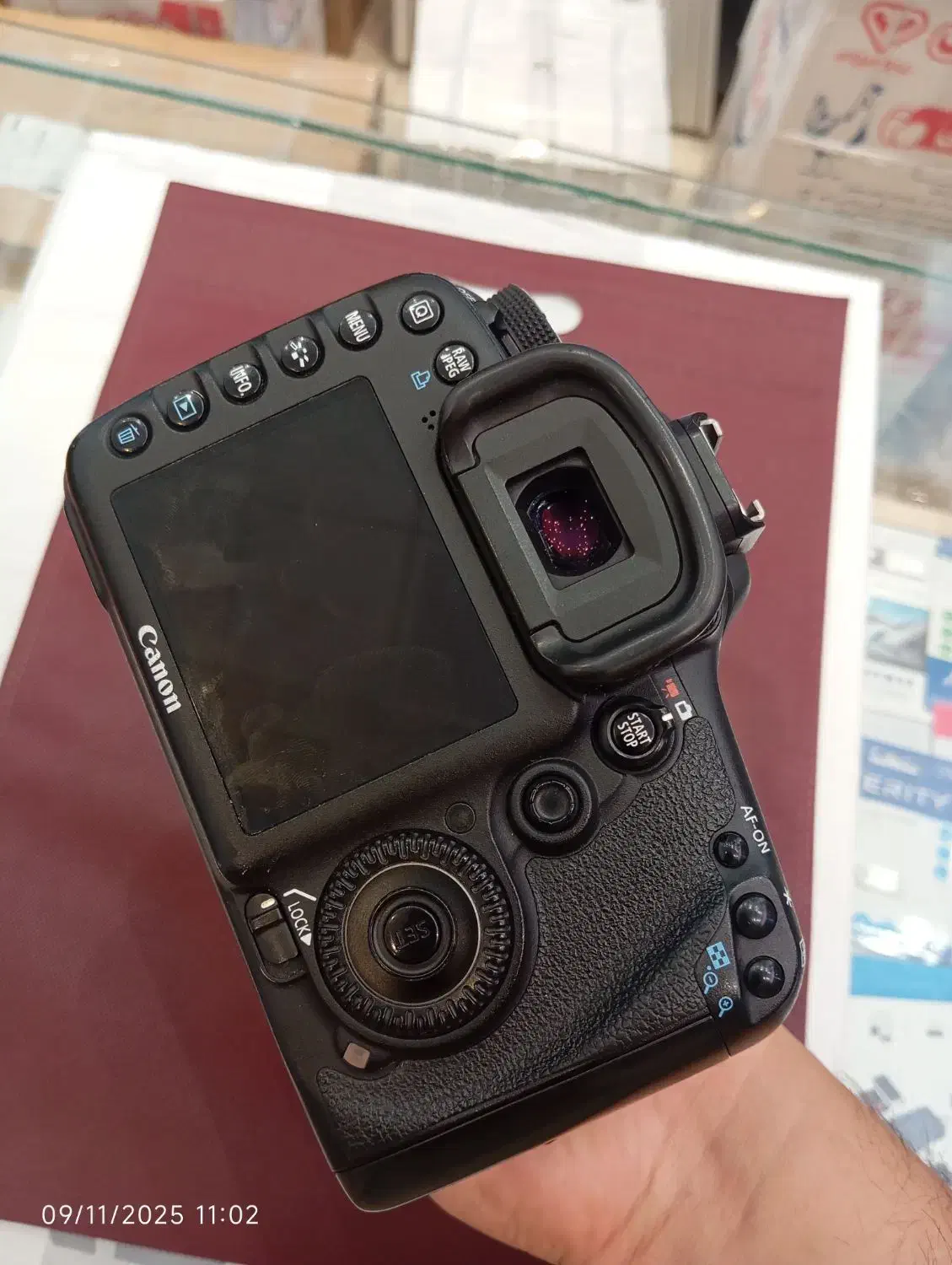 فروش فوری دوربین 7D با لنز 18.135|دوربین عکاسی و فیلمبرداری|کیش, |دیوار