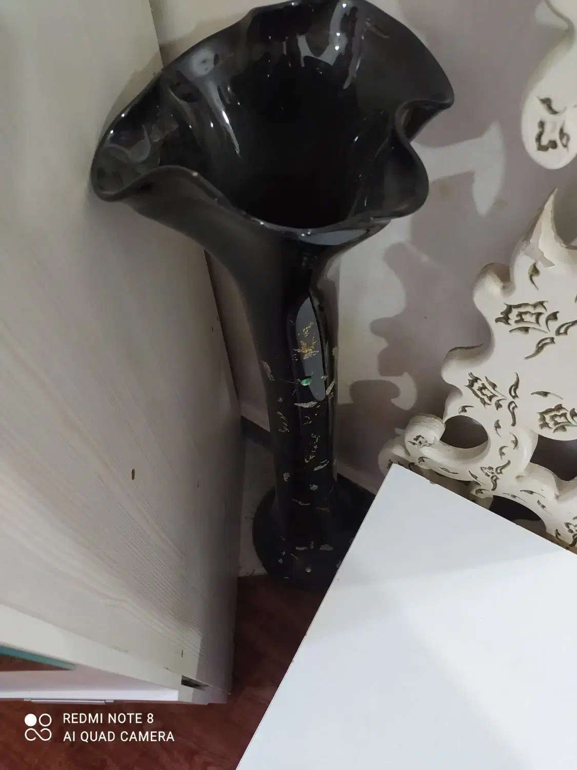 گلدان مشکی شیک|گل و گیاه طبیعی|اهواز, معین زاده|دیوار