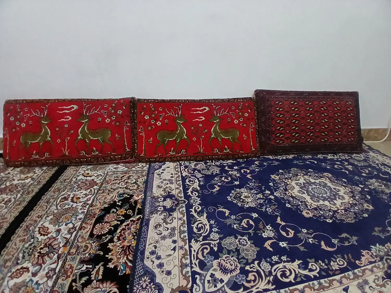 پشتی قدیمی|پشتی|دورود, |دیوار