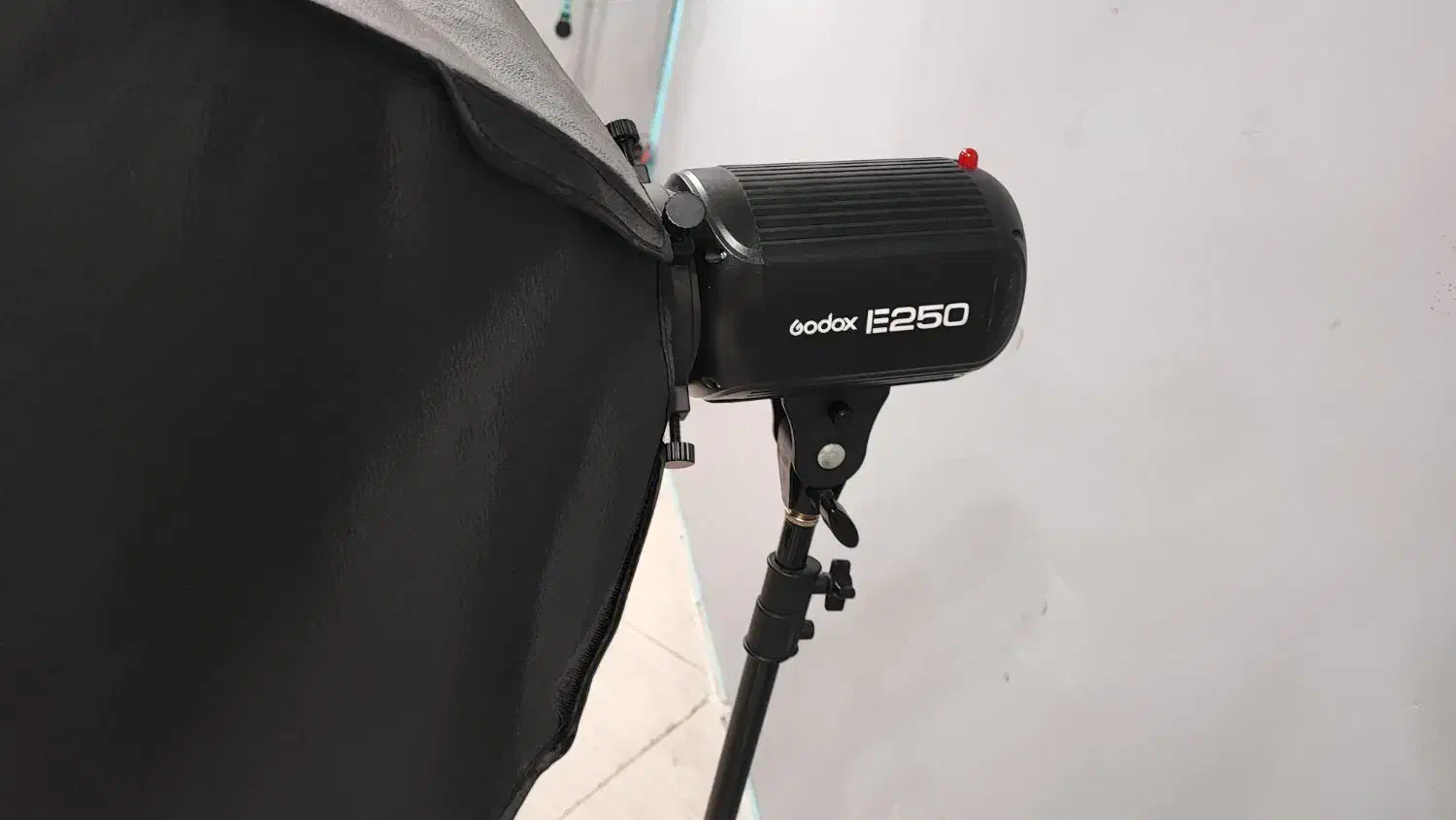 فلاش عکاسی|دوربین عکاسی و فیلم‌برداری|بندر انزلی, آذربایجان|دیوار