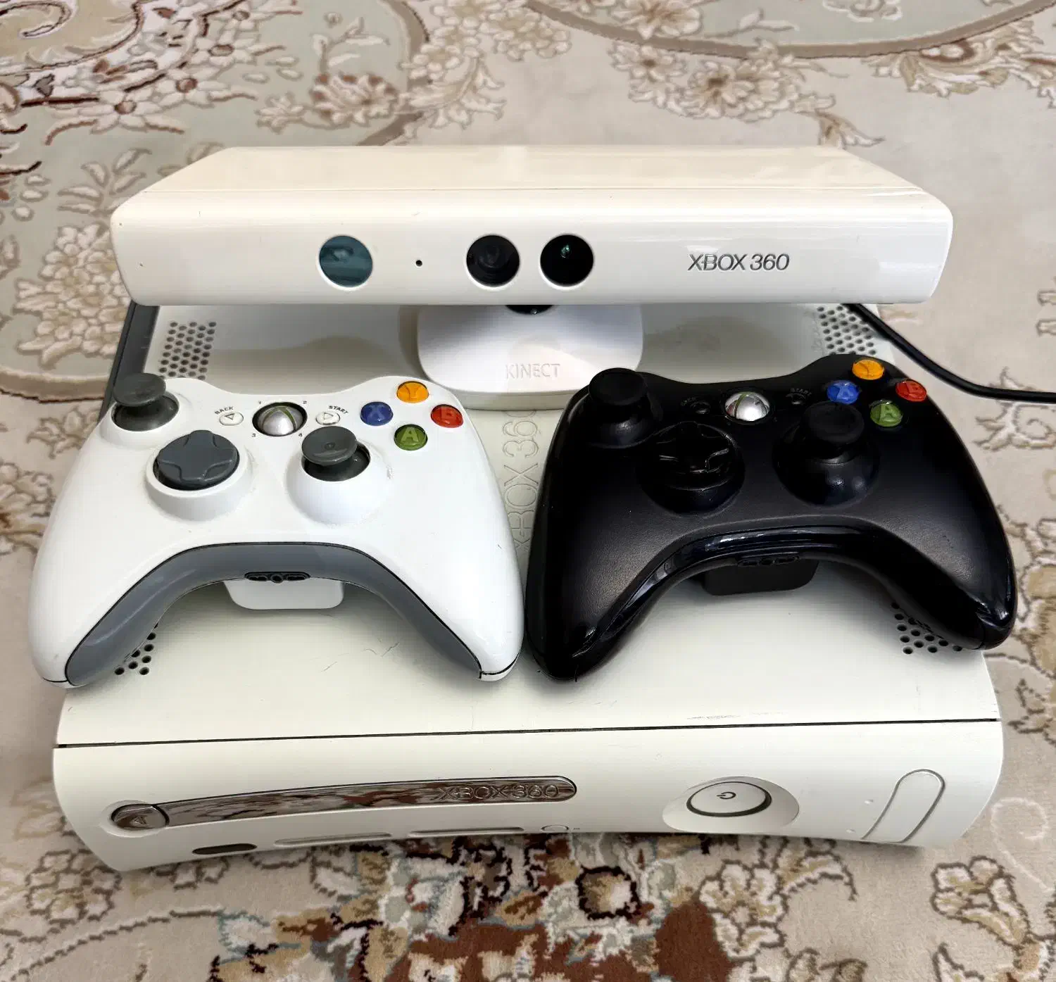 ایکس باکس ۳۶۰ نو همراه با دو دسته و کینکت|کنسول، بازی ویدئویی و آنلاین|شیراز, انجیر|دیوار