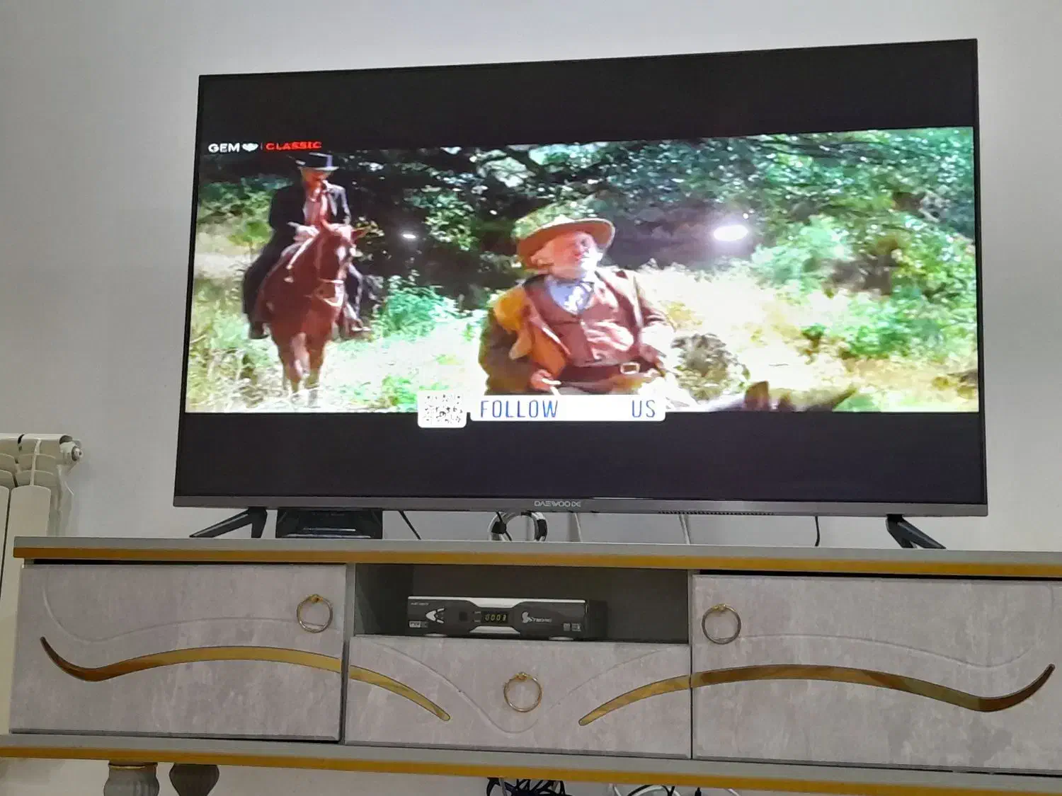 میز تلویزیون طوسی درحدنو|میز تلویزیون|رشت, کوی غلام نیا|دیوار