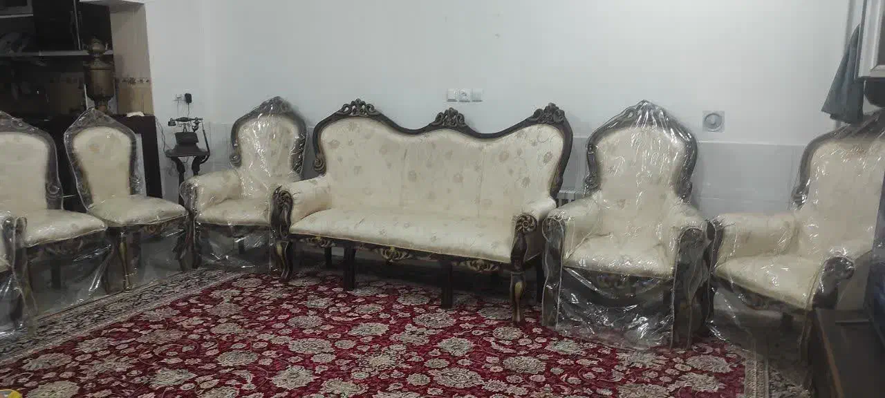 یک دست مبل نه نفره|مبلمان خانگی و میز عسلی|طبس, |دیوار