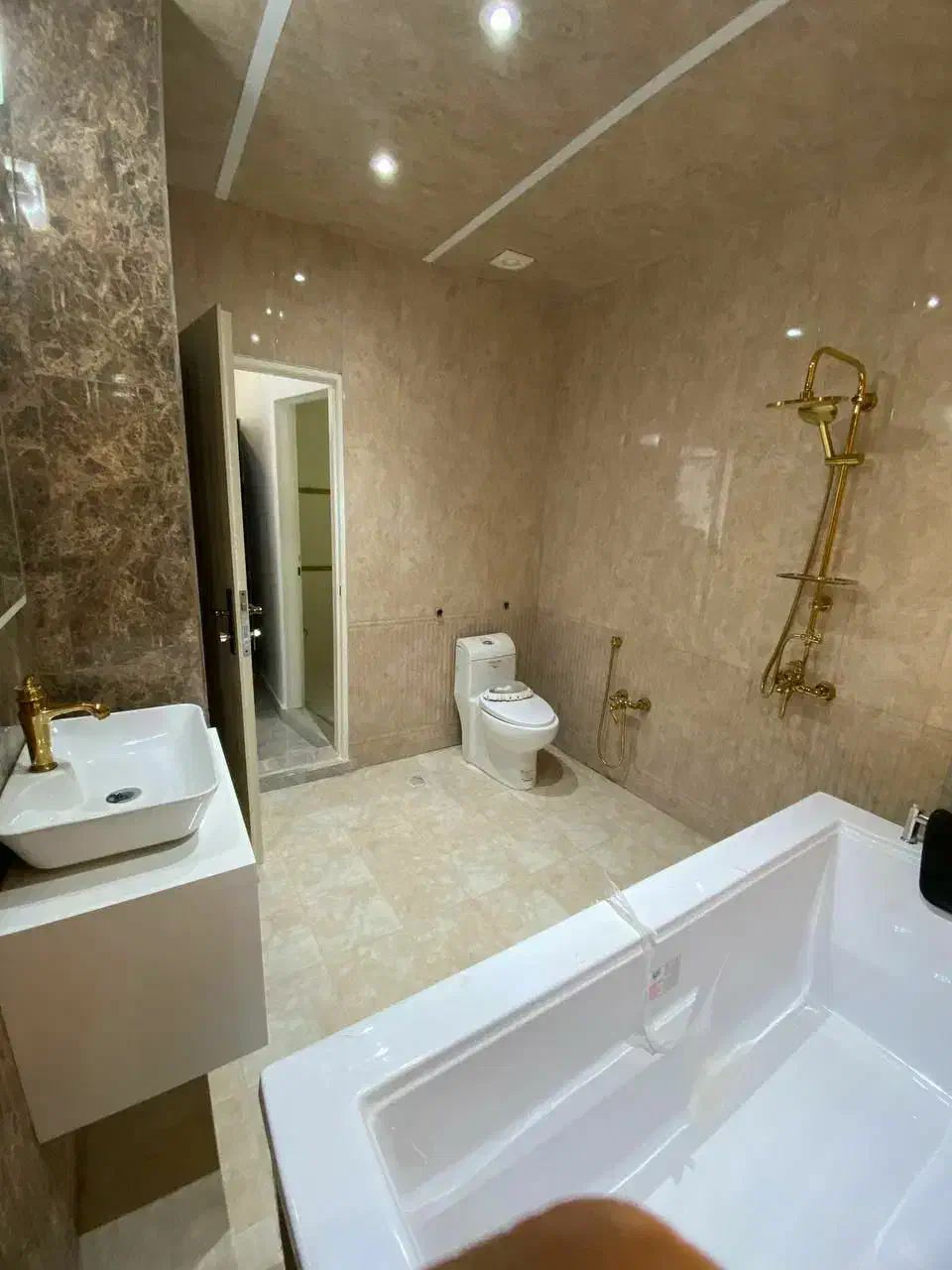 آپارتمان تک واحدی ۱۵۵متری نوساز نورگیر|فروش آپارتمان|محمودآباد, |دیوار