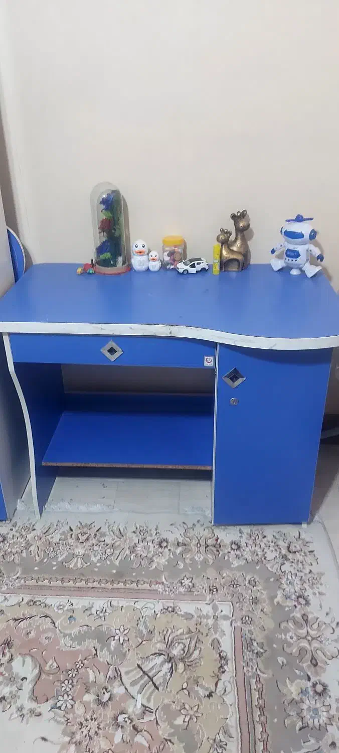 تخت وکمد میز تحریر|تخت و سرویس خواب|شیروان (خراسان), |دیوار