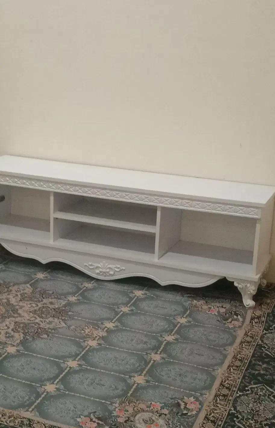 میز تلویزیونی|میز تلویزیون|اندیشه, اندیشه فاز ۳|دیوار