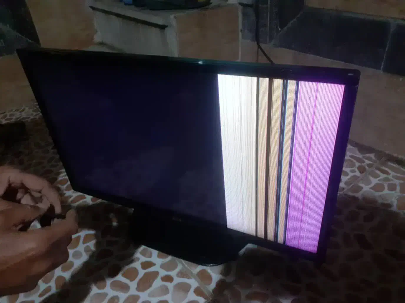معامله ال ای دی شکسته ضربه خورده سوخته قدیمی|تلویزیون و پروژکتور|خرم‌آباد, |دیوار