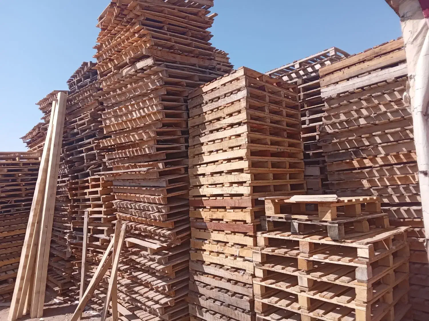 خرید وفروش پالت چوبی وچوب تخته|عمده‌فروشی|اصفهان, لیمجیر|دیوار